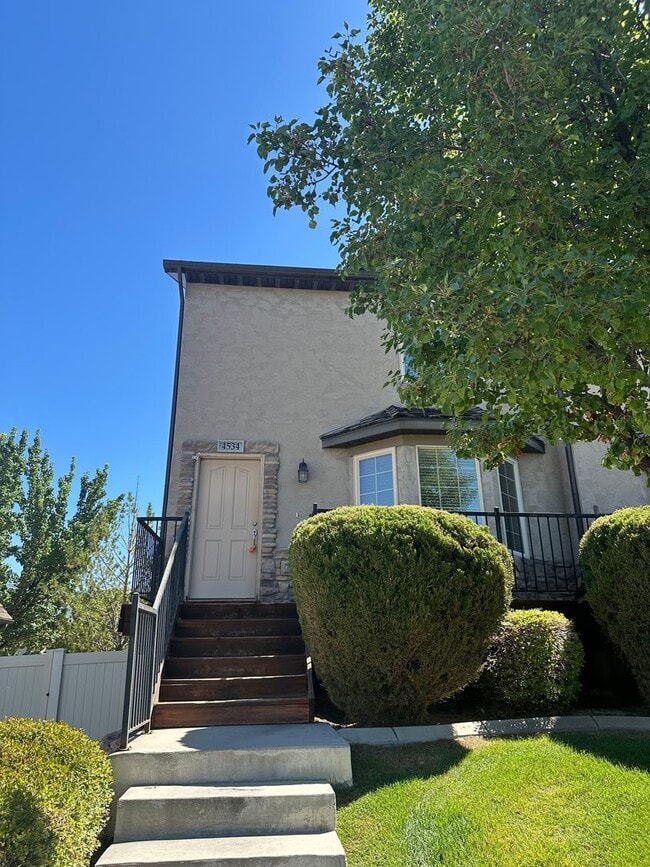 Photo - GET $1000 OFF THE FIRST MONTHS RENT!!! Townhome