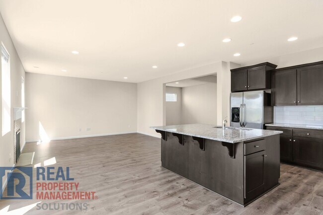 Foto del edificio - 17024 SE Rhododendron St