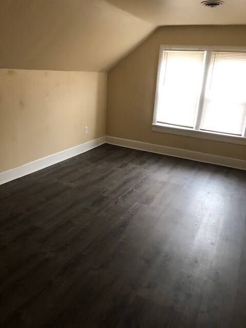 Foto del edificio - 2207 W Greenfield Ave