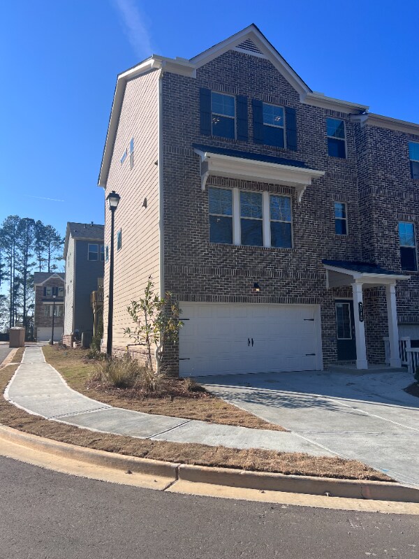 Building Photo - 2102 Graywell Ln