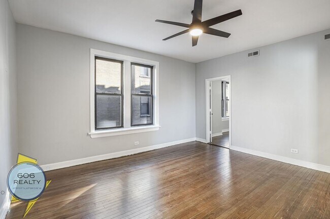 Foto del edificio - 1022 E Hyde Park Blvd