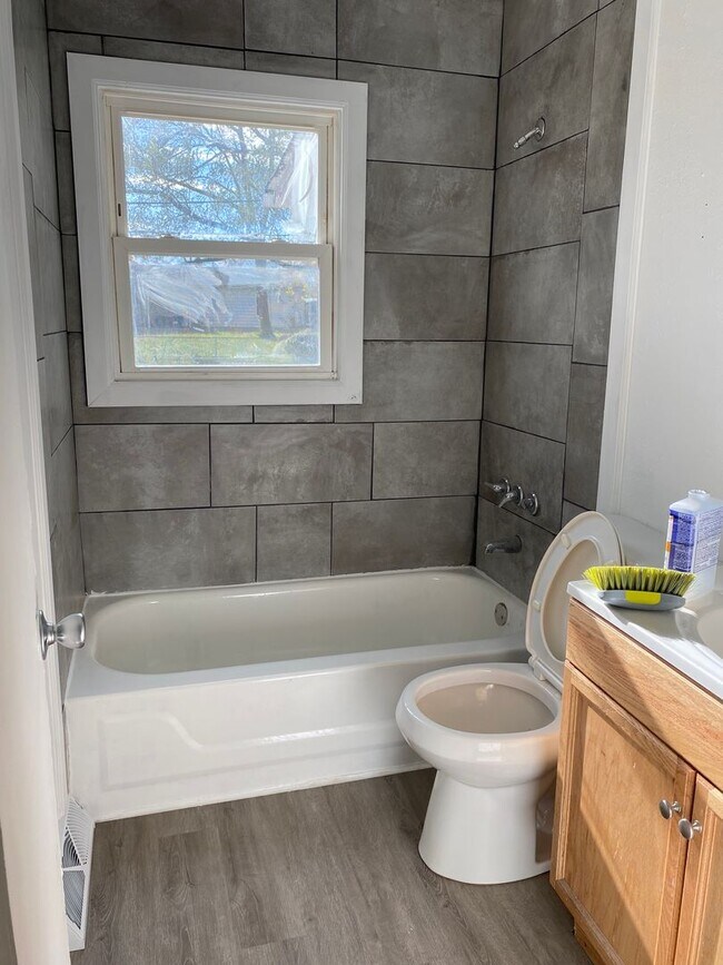 Foto del edificio - LIMITED TIME**NO APPLICATION FEE**1/2 OFF DEPOSIT**