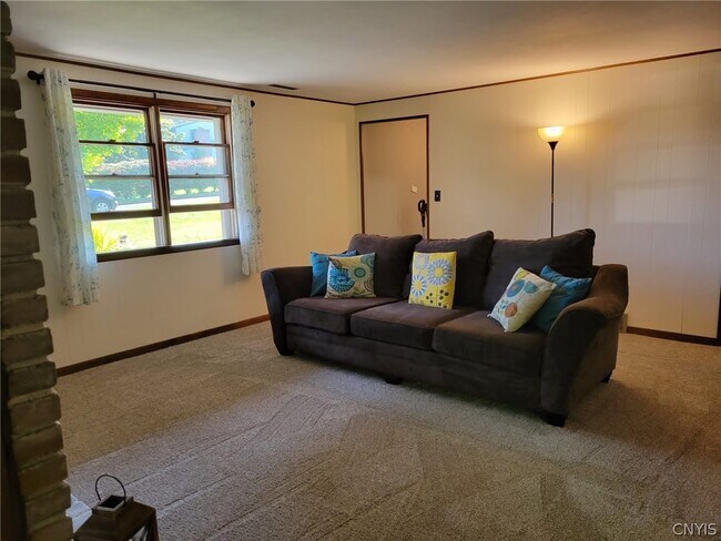 Foto del edificio - 6319 Danbury Dr