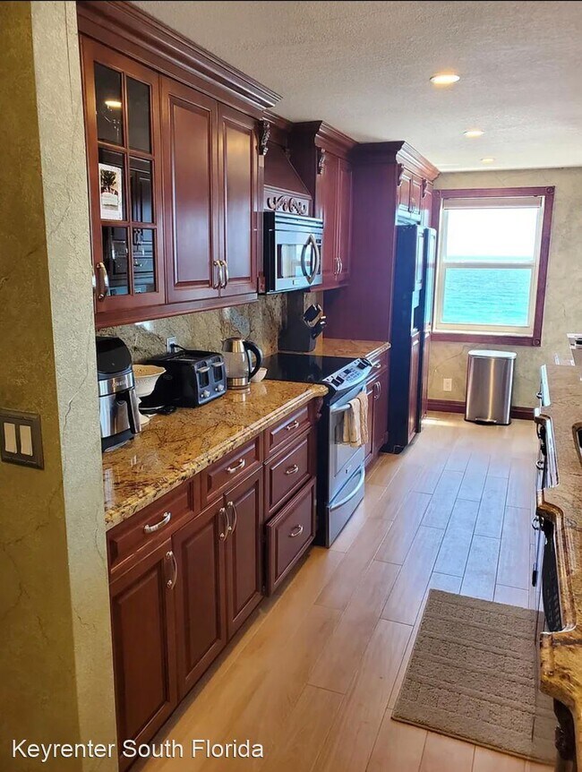 Foto del edificio - 2 br, 2 bath House - 1051 Hillsboro Mile #...
