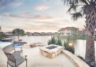 Building Photo - 18422 Windsor Lakes Dr