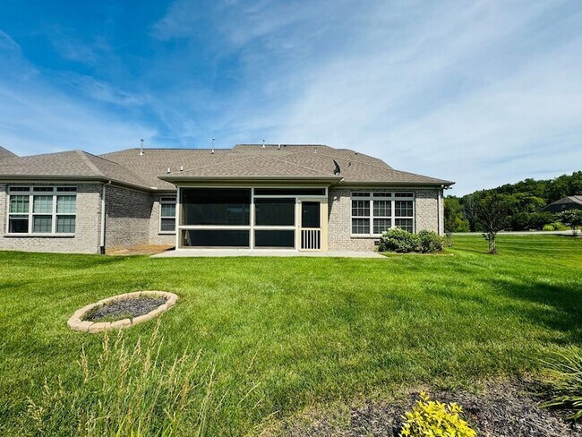 Foto del edificio - 1015 Callaway Dr