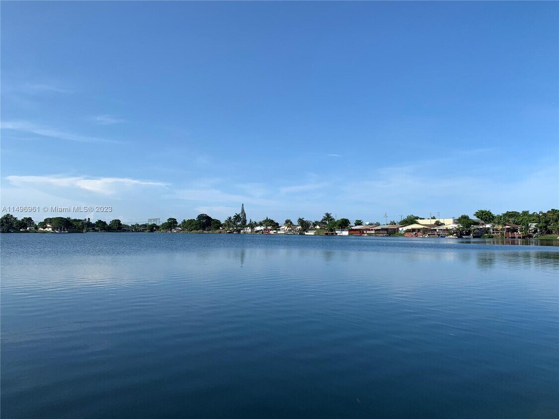 Foto principal - 2501 SW 58th Manor