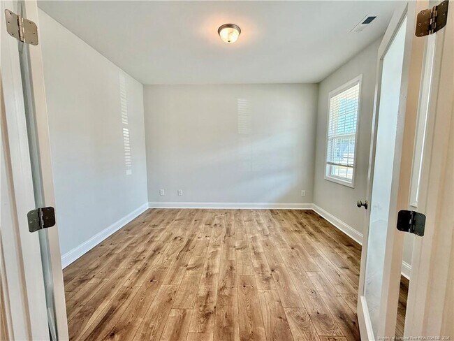 Foto del edificio - 155 Silk Oak Dr