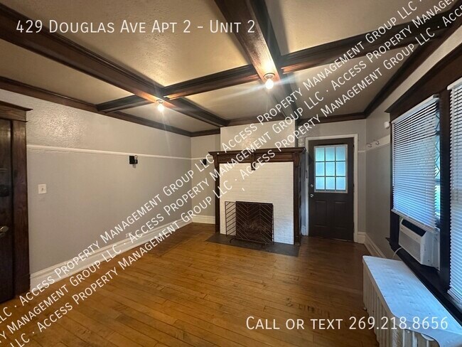 Foto del edificio - 429 Douglas Ave