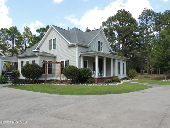 Foto del edificio - 357 Longleaf Dr