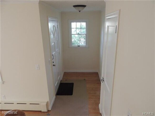 Building Photo - 3 br, 2 bath House - 266 N Main St