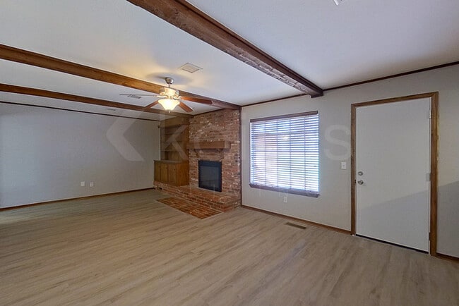 Building Photo - 1205 Mockingbird Ln
