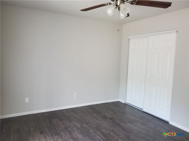 Building Photo - 300 N Milam St
