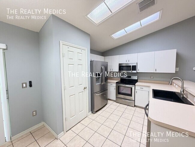 Foto del edificio - 16195 SW 50th Terrace Rd