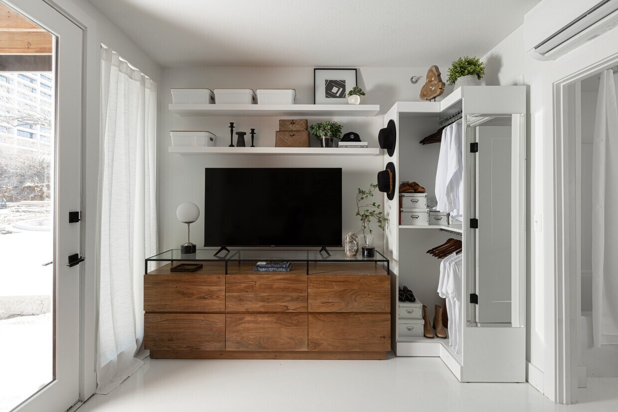 Signal Hill Studios 2950 Summit St Kansas City, MO