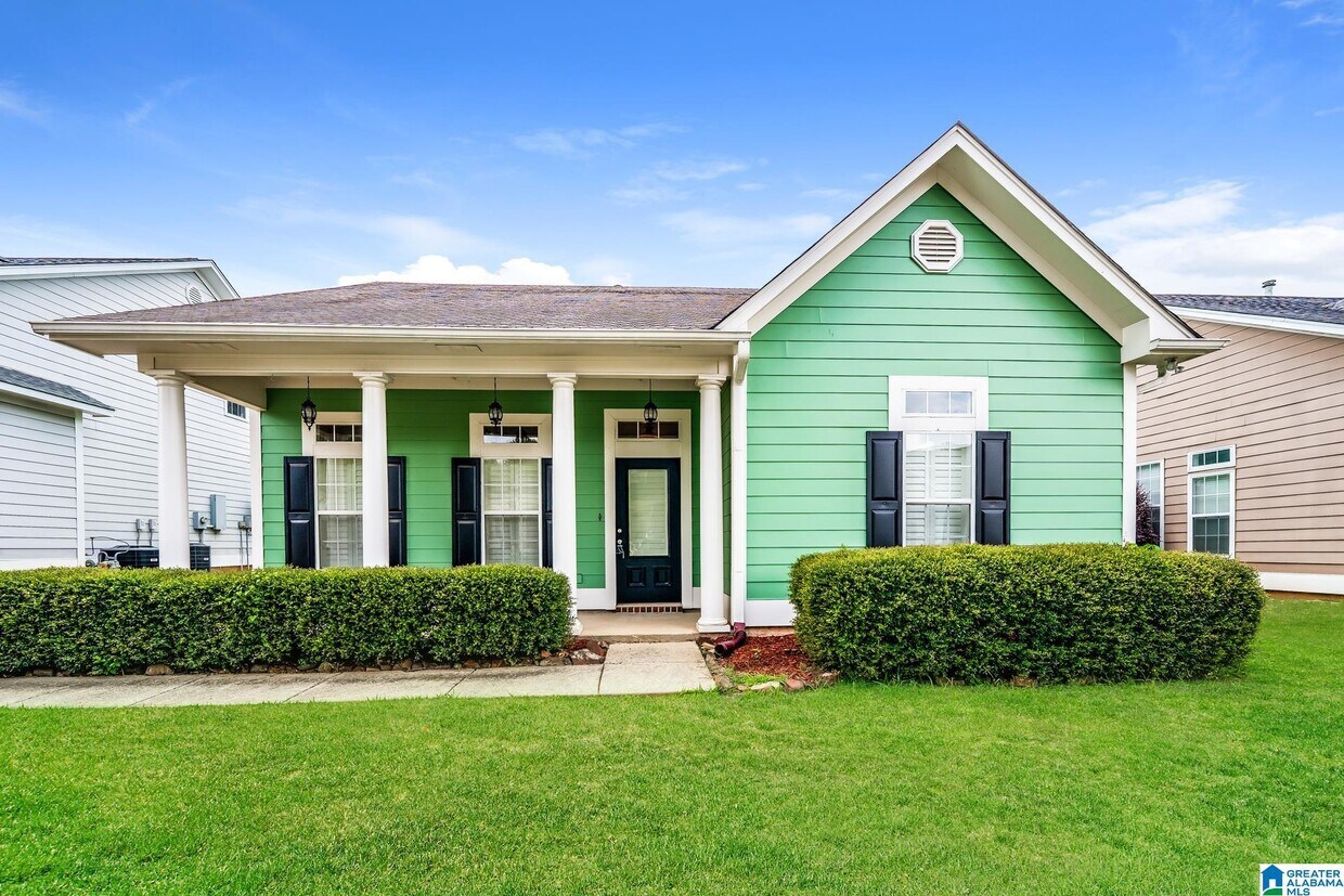 Foto principal - 4652 Clubview Dr
