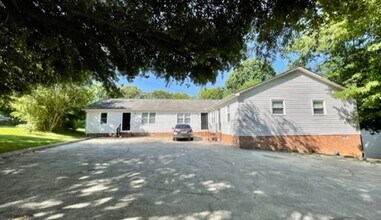 Building Photo - 143 Winget Cir