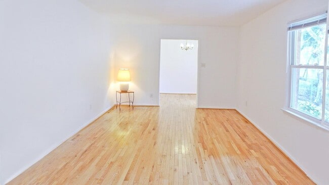 Building Photo - 41 Fieldcrest Cir