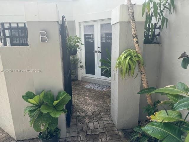 Building Photo - 3070 Allamanda St
