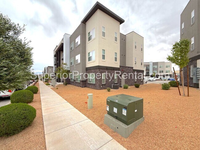 Foto del edificio - 5801 S Garnet Dr