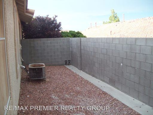 Building Photo - 3408 Conan St