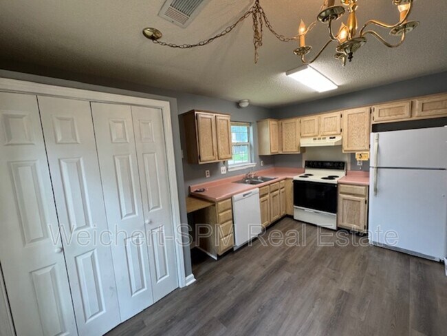 Building Photo - 2627 Bay Pointe Cir E