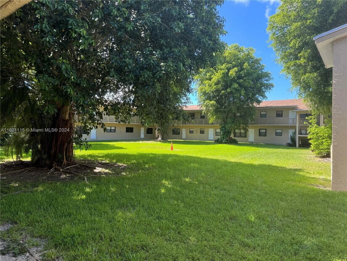 10350 SW 220th St, Cutler Bay, FL 33190 Condo for Rent in Cutler Bay