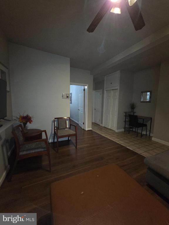 Foto del edificio - 302 W 23rd St