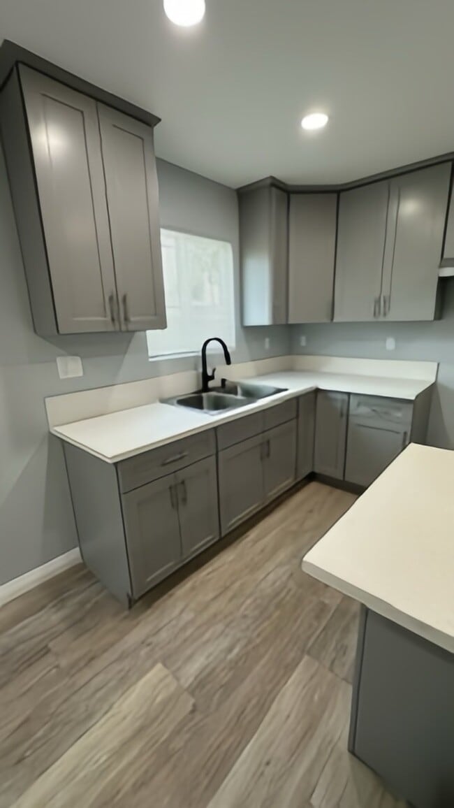 Building Photo - 10828 El Rey Dr