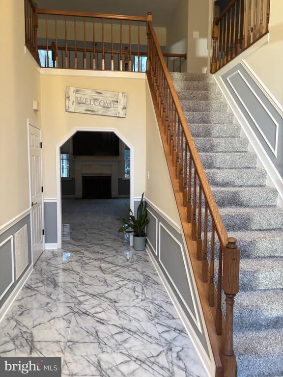 Foto del edificio - 9238 Crescent Ln