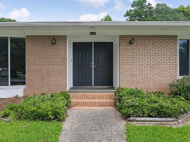 Foto del edificio - 201 Livingston Dr