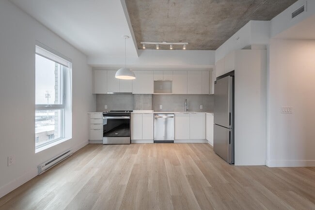 Building Photo - C301