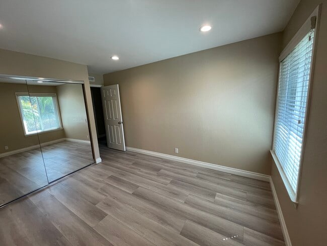 Building Photo - 1180 Kildeer Ct