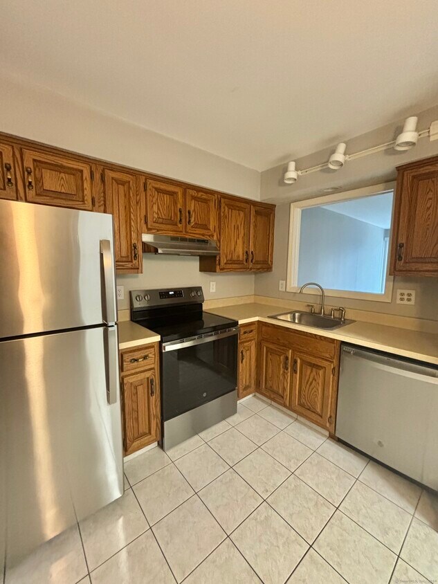 Foto principal - 55 Mill Plain Rd