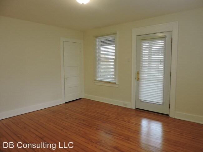 Building Photo - 438 Stanley Ave