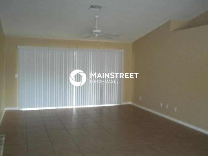 Foto principal - 3 Bedroom Pet-Friendly Home in LEHIGH ACRE...