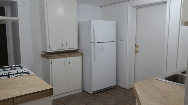 Building Photo - 992 S 500 W, Downstairs B