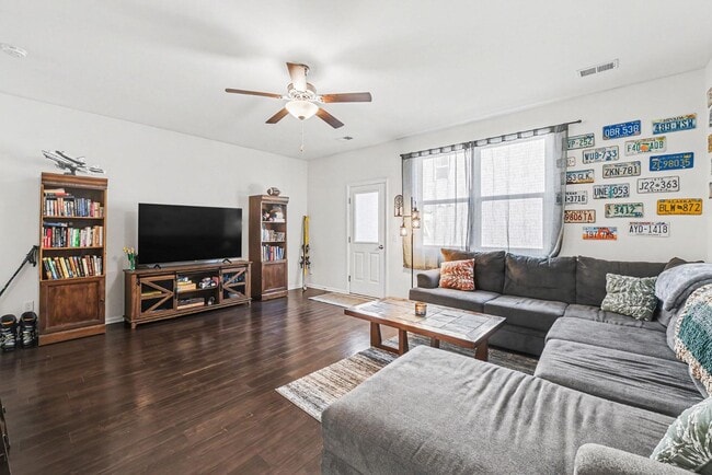 Foto del edificio - 188 Woodward Rd