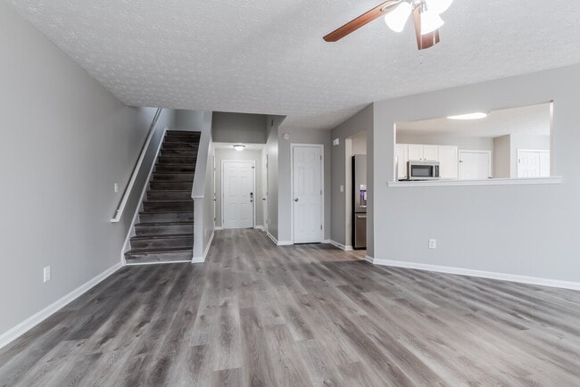 Foto del edificio - 527 Ives Cir NW