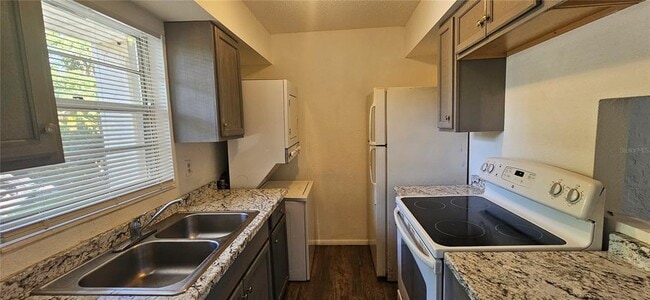 Foto del edificio - 319 N Prospect St