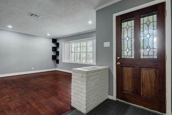 Building Photo - 7151 Edgemoor Dr