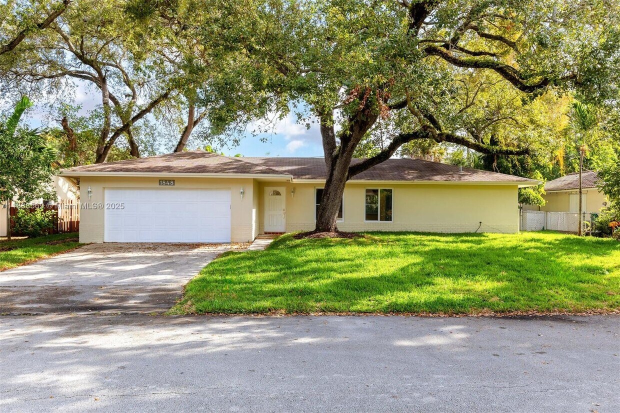 Primary Photo - 1848 SW 24th Ave