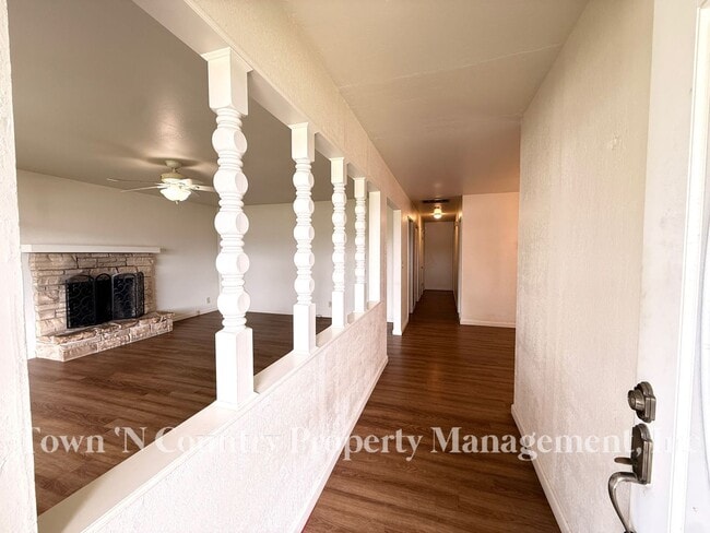 Building Photo - Nice 3 Bedroom, 2 Bath Located in North Salinas!