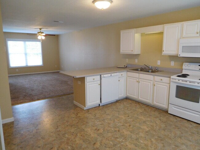 Foto del edificio - 125b Heatherbrook Ct