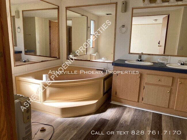 Foto del edificio - 39 Albert Warren Rd.