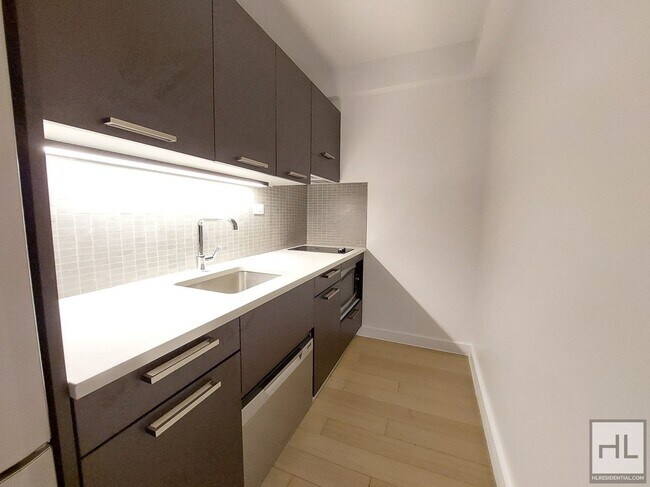 Building Photo - East 39th Street