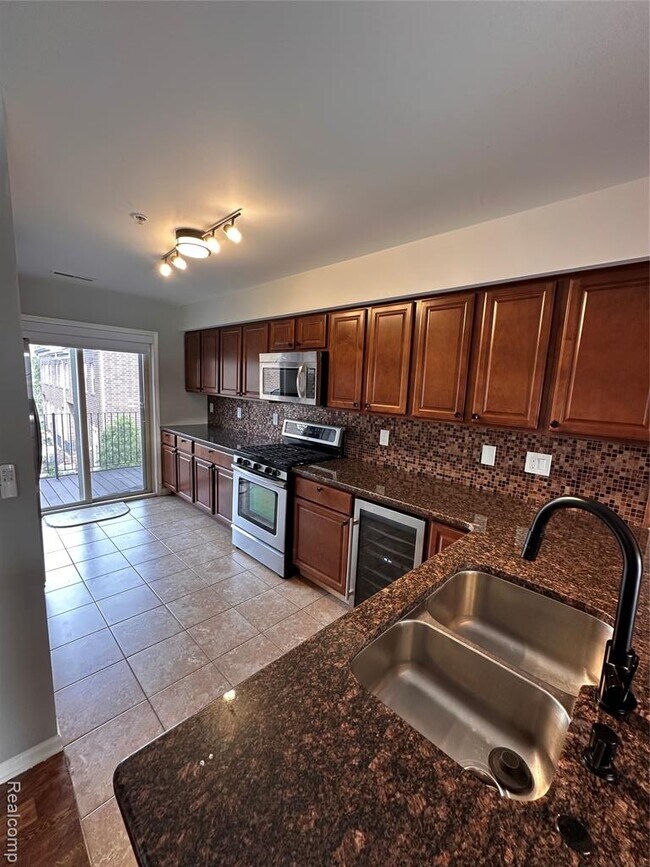 Foto del edificio - 4240 Maple St