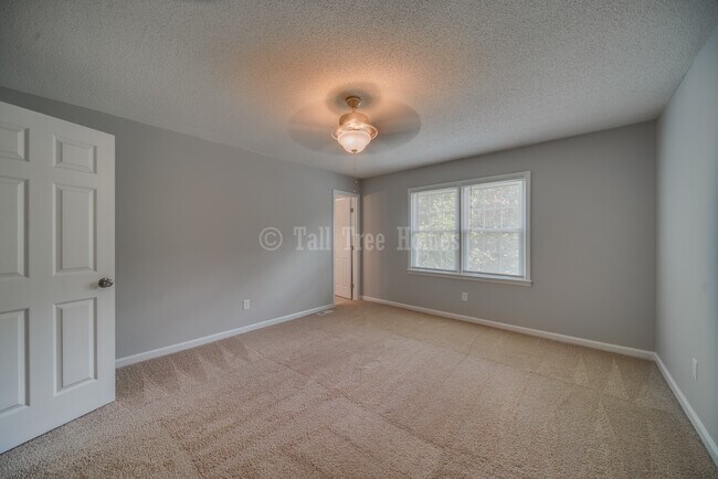 Building Photo - 190 Nectarine Dr