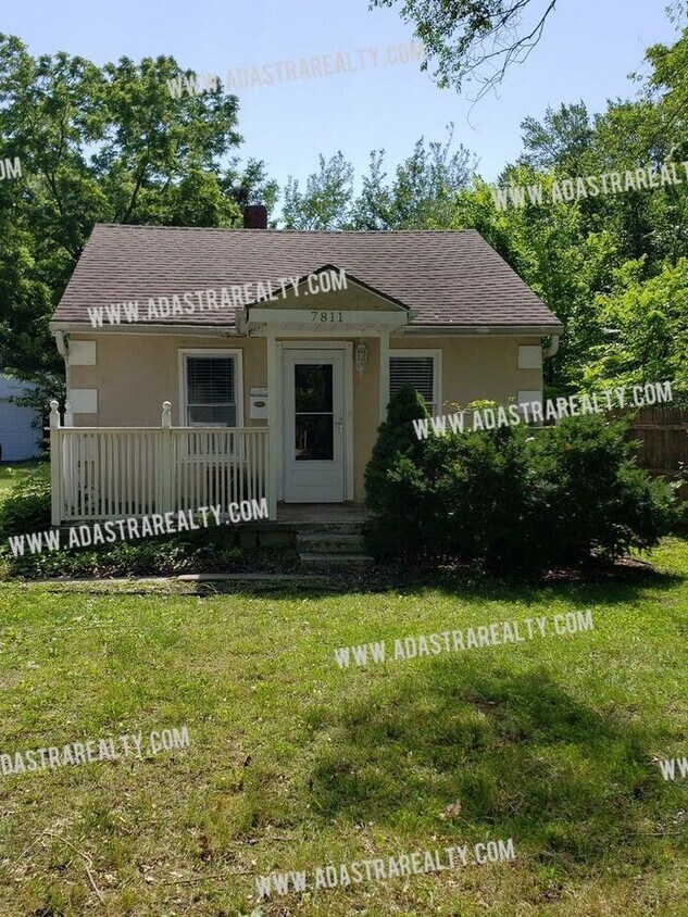 CUTE WALDO HOUSE!!Showing NOW!! House for Rent in Kansas City, MO