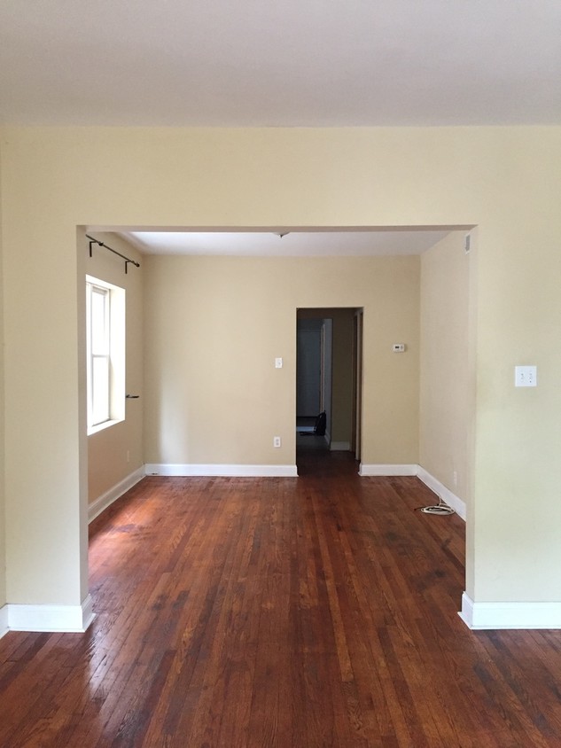 Primary Photo - 3063 N Gresham Ave